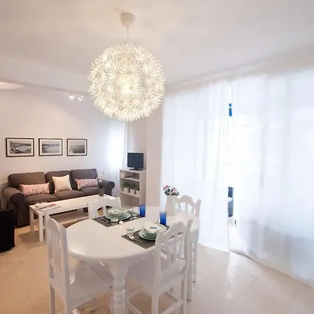 Seafront Location B3 * Бенидорм