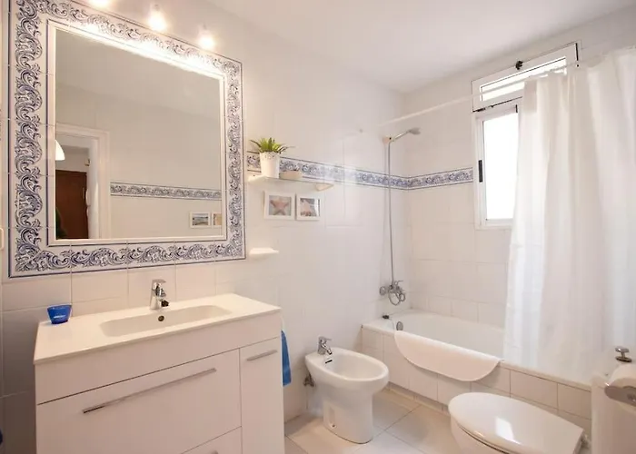 Seafront Location B3 *